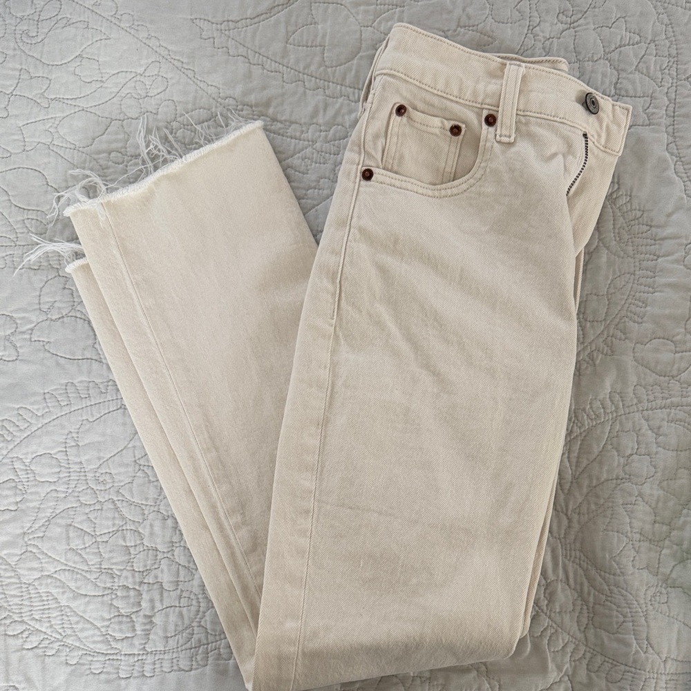 A&F Abercrombie Ultra High-Rise Straight Jeans in Light Beige Size 24